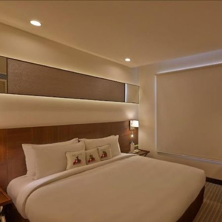 K10 Hotel Вадодара Екстериор снимка