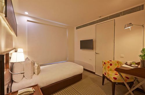 K10 Hotel Вадодара Екстериор снимка