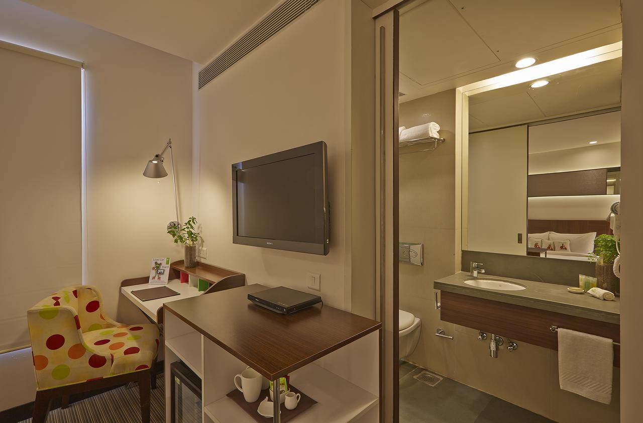 K10 Hotel Вадодара Екстериор снимка