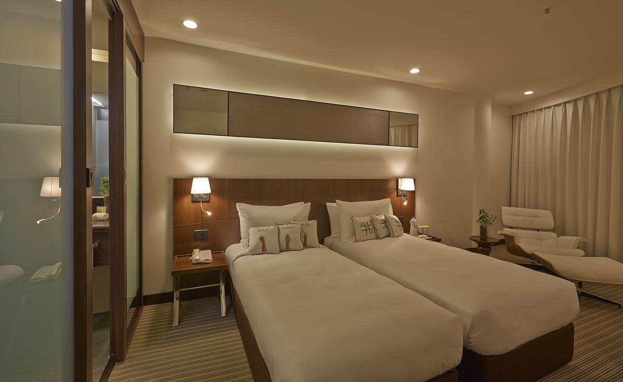 K10 Hotel Вадодара Екстериор снимка