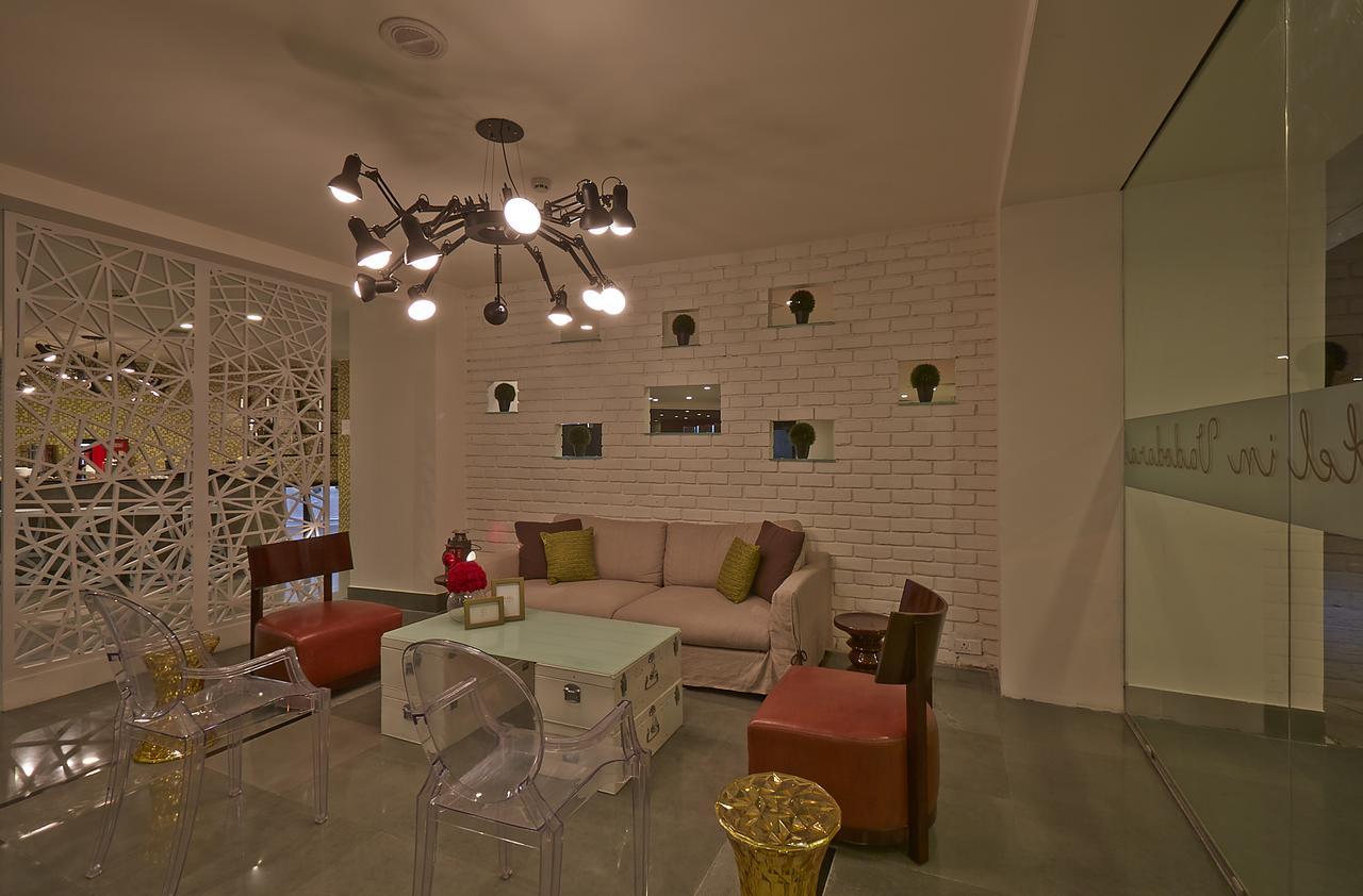 K10 Hotel Вадодара Екстериор снимка